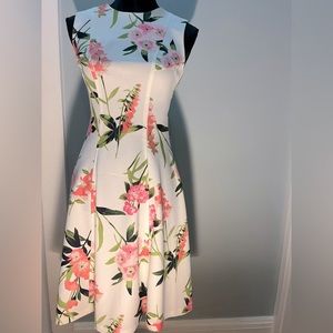 Tommy Hilfiger, Size 2 white floral.